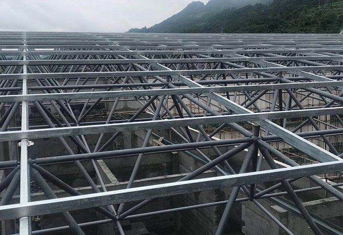 阿尔山仁怀冠英学校艺体楼网架